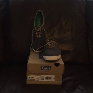 Keds. - Felt Grey Sneakers size 8M